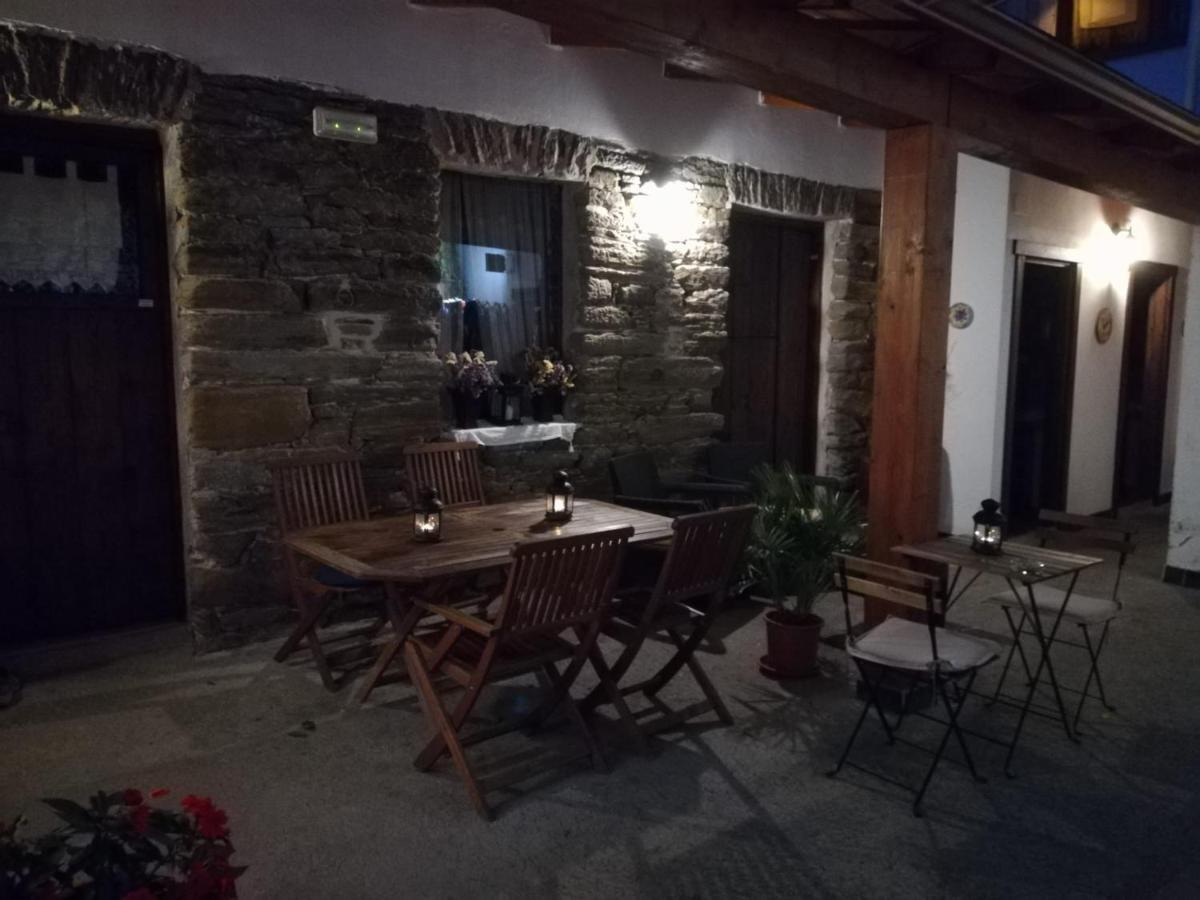 Albergue San Lazaro Sarria Luaran gambar