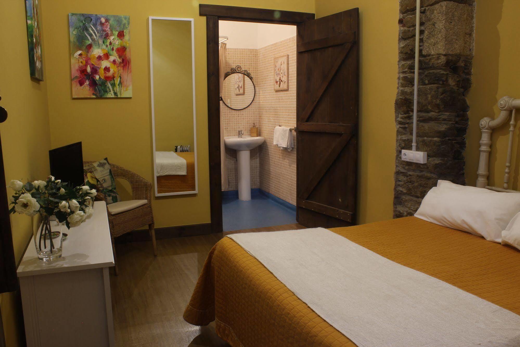 Albergue San Lazaro Sarria Luaran gambar